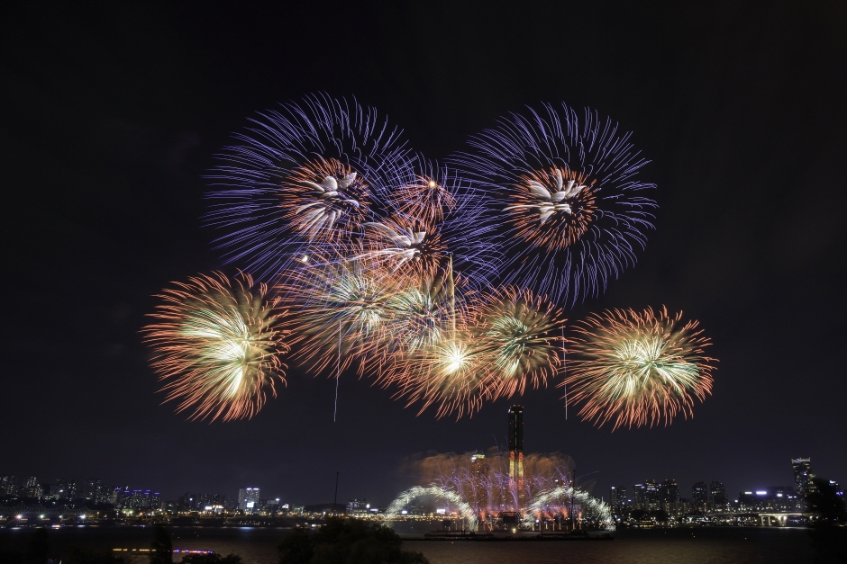 Seoul International Fireworks Festival with Hanwha