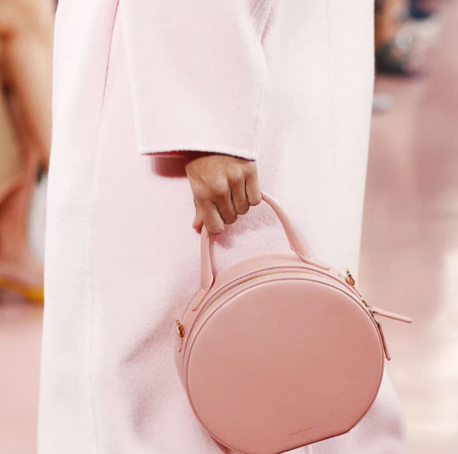 the 10 best handbag trend for 2024(circular shapes)