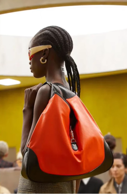 the 10 best handbag trend for 2024(Oversized Tote Bags)