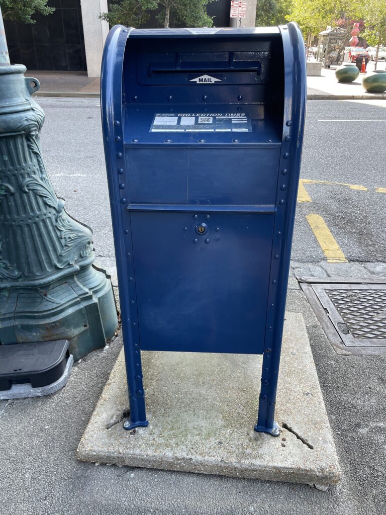 미국 주소 변경 USPS 파란색 우체통